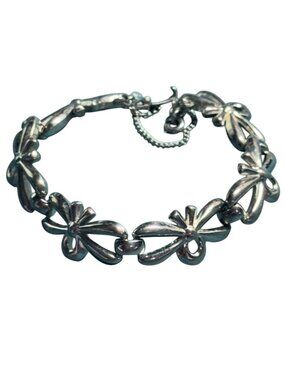 Vintage Monet Silver-Tone Bow Link Bracelet With Safety Chain 7-Inch Elegant Des